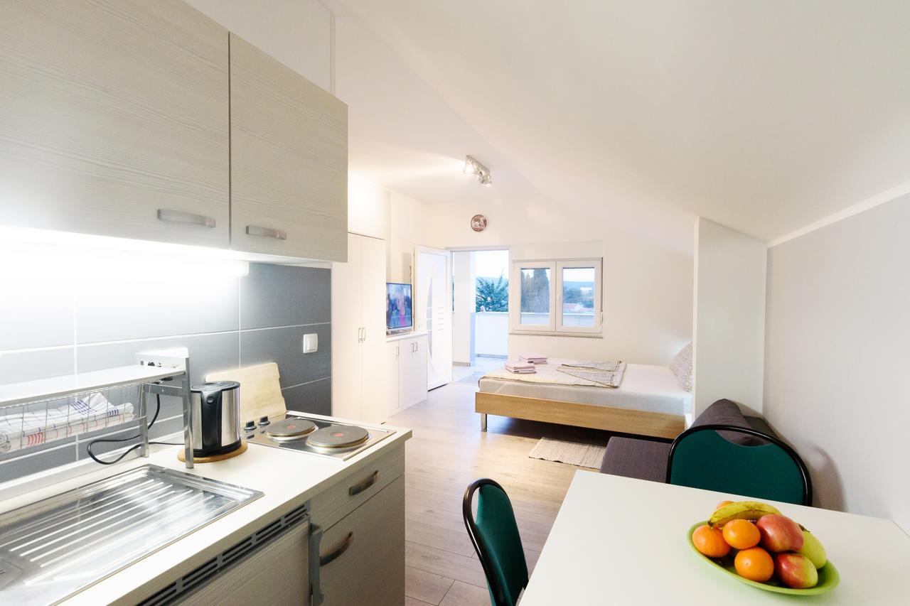 Apartmani Orhideja Gornji Karin Extérieur photo
